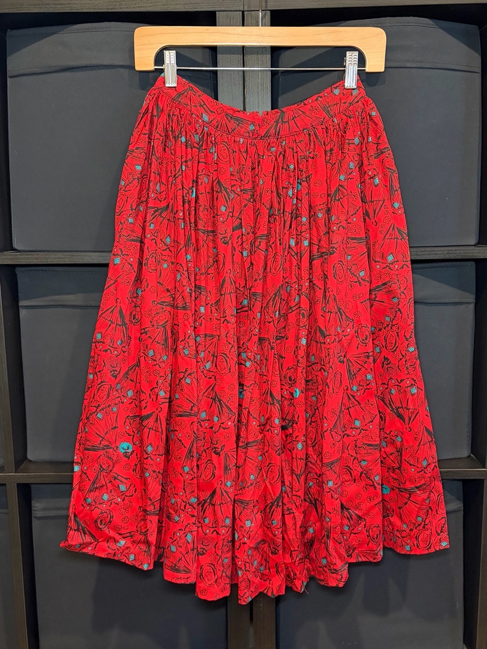 Pinup Couture PUG Jenny Skirt Spanish Fan Novelty Print Red Swing Pockets S NWOT